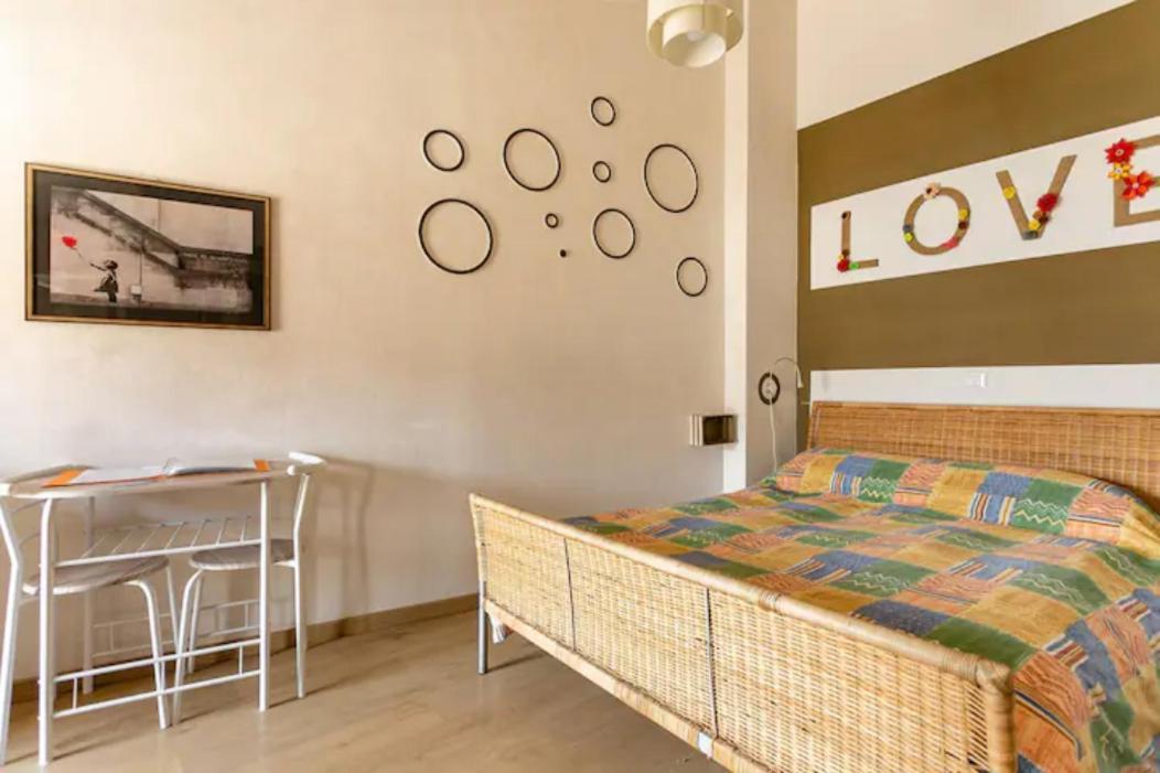 Stanza Con Terrazzo Vista Lago - Lakeholiday Castel di Tora Eksteriør billede