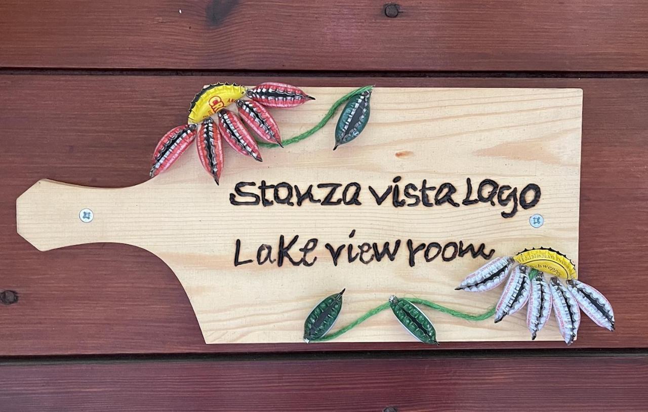 Stanza Con Terrazzo Vista Lago - Lakeholiday Castel di Tora Eksteriør billede